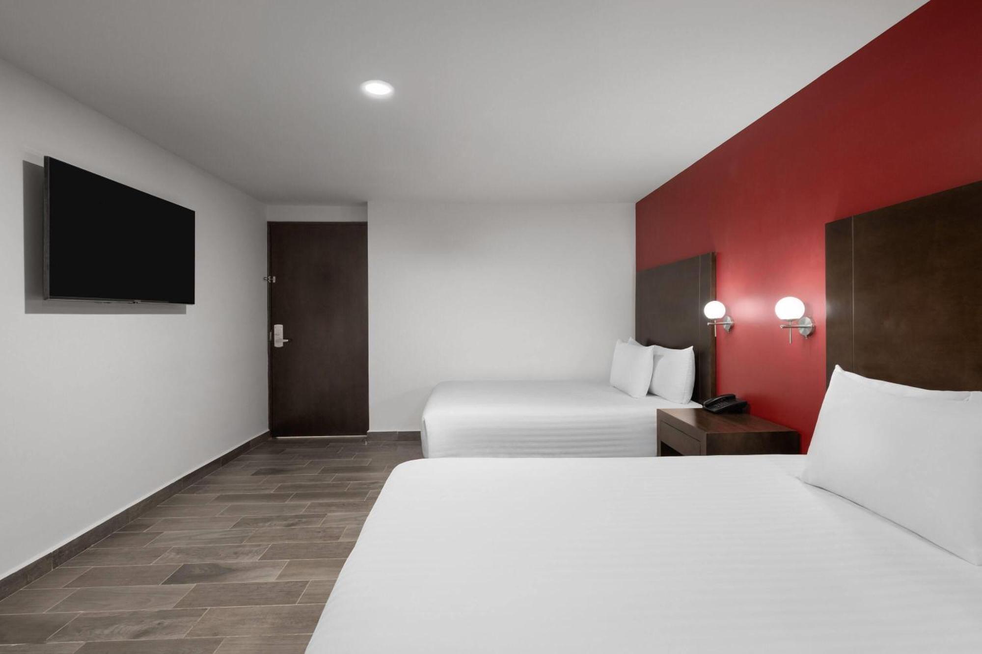 Ramada By Wyndham Tampico Centro Hotel Exterior photo